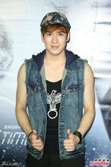 组图：林俊杰小巨蛋开唱 萧敬腾林志颖等助阵