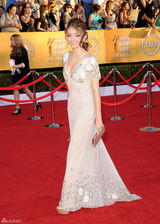 高清组图：萨拉-海蓝德珠绣礼服亮相娇俏可人