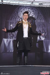 组图：潘玮柏《小丑》自创MV挑战不同类型角色