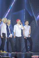 组图：EXO开唱秀广东话 喊“我爱你”示爱歌迷