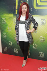 组图：郑俊弘孙耀威卫兰等录制TVB《劲歌金曲》