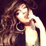 组图：C罗女友伊莲娜蓝颜多 搂裸男合影不避讳