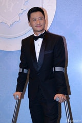 组图：吴京谢楠婚礼甜蜜亲吻 新娘有孕秀鸽子蛋