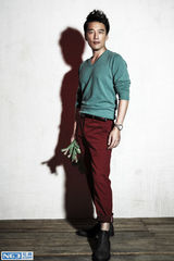 组图：王耀庆简约英伦风大片悠游自在