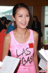 组图：周家蔚为儿子弃事业 陈庭欣愿做房奴