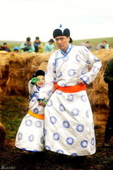 组图：爸爸2萌娃草原行 杨阳洋不再独宠多多