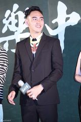 组图：阮经天自曝好事将近 称赵又廷结婚太急