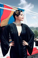 组图：查可欣演绎万种风情 音乐灵魂展艺术气质