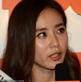 组图：刘诗诗穿高跟鞋饮香槟 自破怀孕传言