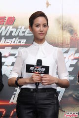 组图：萧敬腾神速写《痞子2》主题曲  张钧甯蔡岳勋揭幕海报