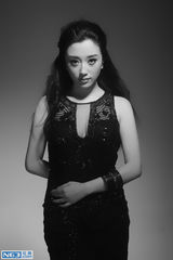 组图：章婷婷神秘魅惑写真 公主发型面妆清冷