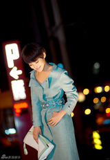 组图：张佳宁沉醉夜色魅影 玩转真空变时尚icon