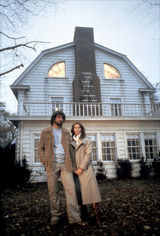 组图：够胆你就来！电影里令人毛骨悚然的鬼宅