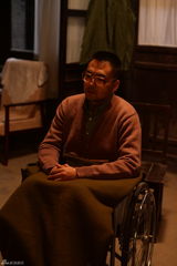 组图：众星加盟《邓小平》张嘉译0片酬演习仲勋