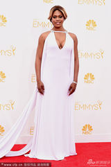 组图：艾美奖红毯集锦 众女星亮眼妆容争奇斗艳