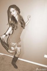 组图：世界杯球星太太团PK 各色尤物混战