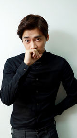 手机壁纸：百变李易峰