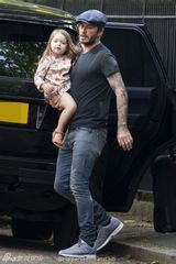 组图：小七告别苹果头长发及腰 小贝成国民岳父