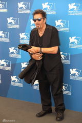 组图：《破碎之角》赴威尼斯 帕西诺邋遢老型男