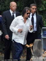 组图：《王尔德-莎乐美》发布会 导演获查斯坦献吻