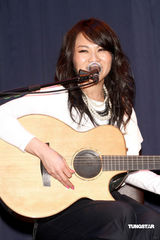 幻灯：蔡健雅生日与歌迷同乐 生日愿望开巡回个唱