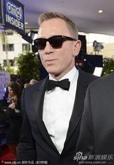 组图：金球奖红毯男星潇洒比帅 简单展魅力