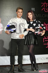 组图：明道发布首张专辑 王心凌杨谨华到场力挺