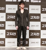 高清图：高修申河均宣传《高地战》 金玉彬红发抢镜