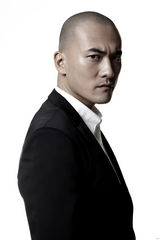 组图：赫子铭杂志写真 显阳刚型男魅力