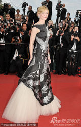 幻灯图集：凯特-布兰切特纱摆裙彰显华丽