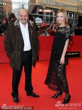 《纯洁星期六》首映 安东-沙金携斯维塔纳似情侣