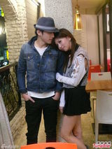 组图：叶子瑄助阵演唱会 欧育齐上演求婚记