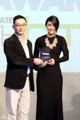 组图：IT GIRL陈燃斩获“潮流新人奖”