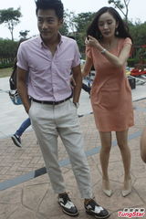 组图：刘恺威笑称愿为杨幂买单 父母极度肯定准媳妇