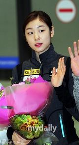 组图：花样滑冰选手金妍儿返韩 全力备战冬奥会