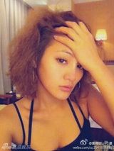 组图：好声音台妹性感私照流出 紧身装丰满酥胸