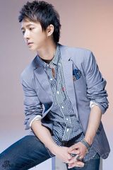 幻灯组图：韩庚多面发展风头正劲 成时尚杂志新宠 