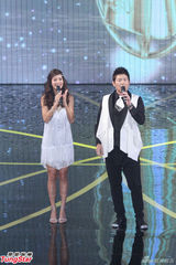 组图：金钟开场热舞 谢怡芬称让曾国城腰废掉