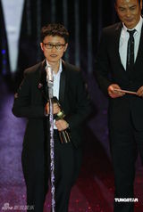 幻灯：香港金像奖现场 《十月围城》获最佳服装设计