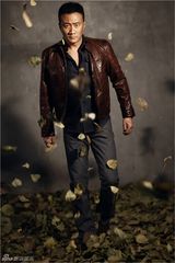 组图：胡军写真霸气外露 硬汉气质的优质标杆