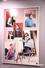 组图：梅艳芳10日冥寿 百余歌迷举行派对纪念