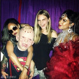 组图：英出柜超模与蕾哈娜亲密 和抖森男才女貌