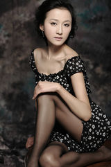 组图：刘佳佳轻纱写真文雅纯熟 温柔笑容恬淡如菊