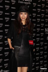 组图：熊黛林中性装扮艳压全场 不拒绝健康性感