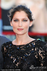 组图：搞怪vs唯美 威尼斯女星发型大巡礼