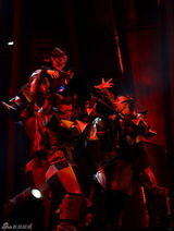 组图：李宇春北京开唱 歌迷高喊你好漂亮