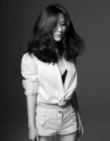 组图：熊乃瑾黑白写真展多面风情