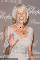 幻灯：海伦-米伦获颁“耀眼演员奖” 高贵秀珠宝