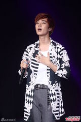 组图：BoyFriend睽违一年台湾粉丝会展现男人味