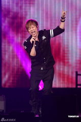 组图：五团轰炸小巨蛋 五月天压轴掀高潮